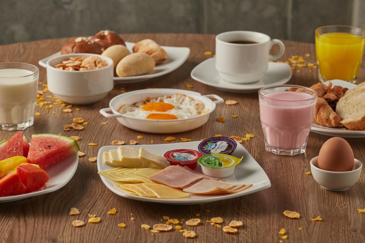 Hotel Ibis Cali Granada エクステリア 写真