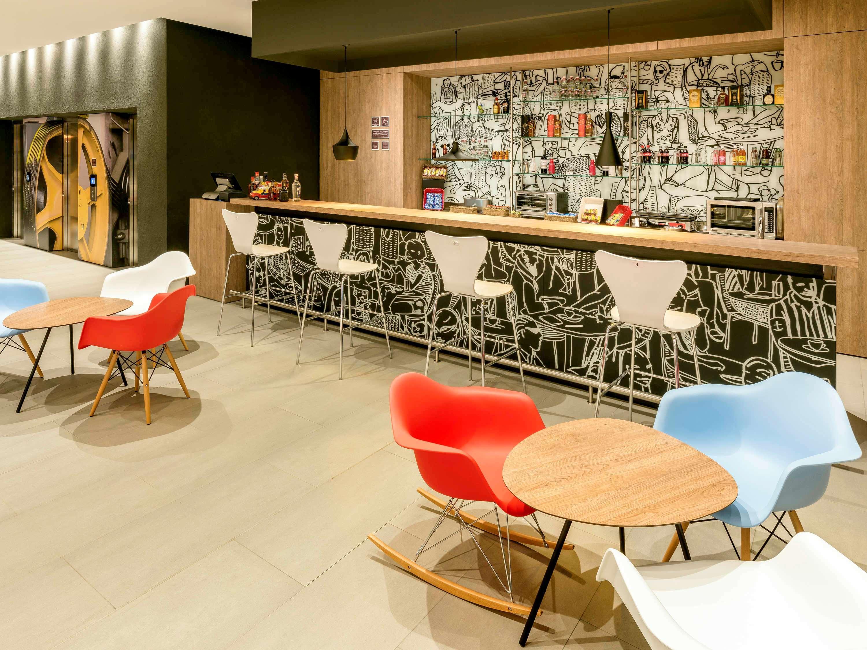 Hotel Ibis Cali Granada エクステリア 写真